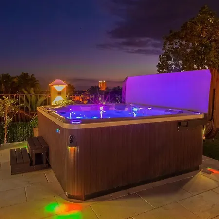 빌라 Superb Near Golf Course With Heated Pool & Jacuzzi *