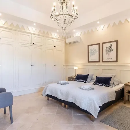 Superb Near Golf Course With Heated Pool & Jacuzzi