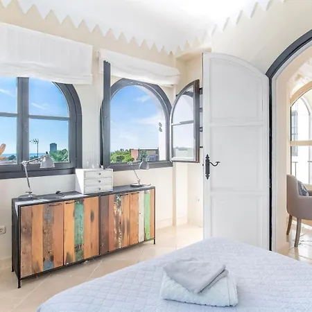 Superb Near Golf Course With Heated Pool & Jacuzzi 마르베야