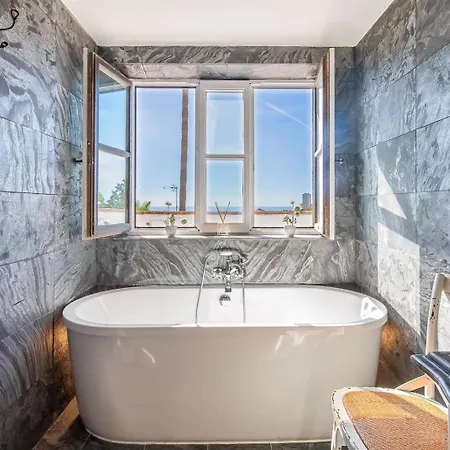 Superb Near Golf Course With Heated Pool & Jacuzzi 빌라