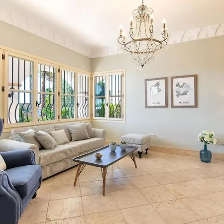 Superb Near Golf Course With Heated Pool & Jacuzzi 마르베야