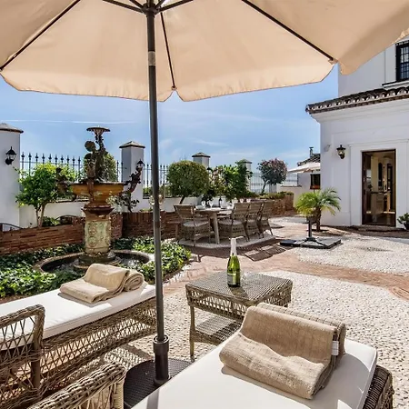 Superb Near Golf Course With Heated Pool & Jacuzzi 마르베야