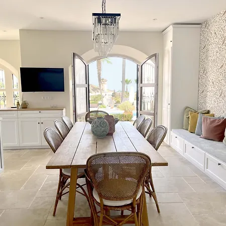 Villa Superb Near Golf Course With Heated Pool & Jacuzzi Marbella