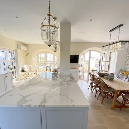 Superb Near Golf Course With Heated Pool & Jacuzzi Villa Marbella