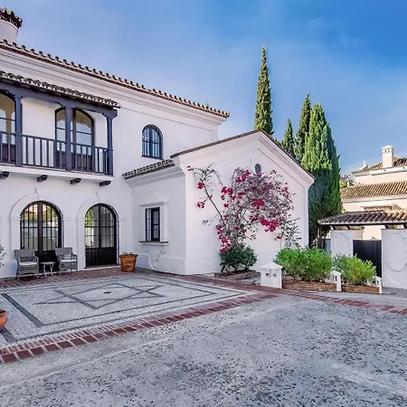 Superb Near Golf Course With Heated Pool & Jacuzzi Villa *