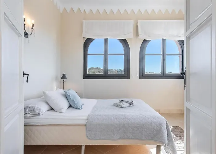 Superb Near Golf Course With Heated Pool & Jacuzzi Villa *
