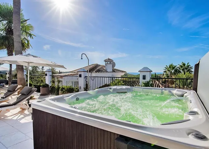 Villa Superb Near Golf Course With Heated Pool & Jacuzzi