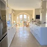 Superb Near Golf Course With Heated Pool & Jacuzzi Willa Marbella