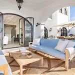 Superb Near Golf Course With Heated Pool & Jacuzzi Willa