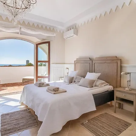 Vila Superb Near Golf Course With Heated Pool & Jacuzzi *