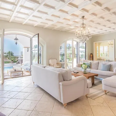 Vila Superb Near Golf Course With Heated Pool & Jacuzzi Marbella