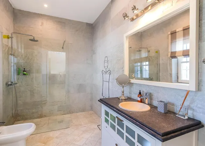 Superb Near Golf Course With Heated Pool & Jacuzzi Villa *