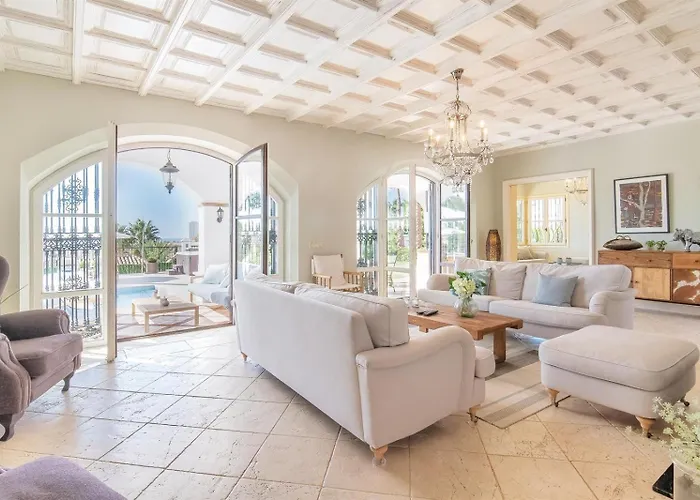 Villa Superb Near Golf Course With Heated Pool & Jacuzzi Marbella