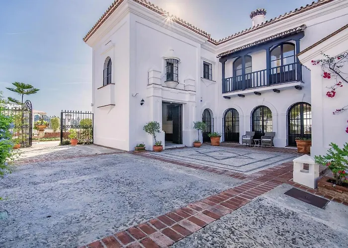 Superb Near Golf Course With Heated Pool & Jacuzzi Marbella